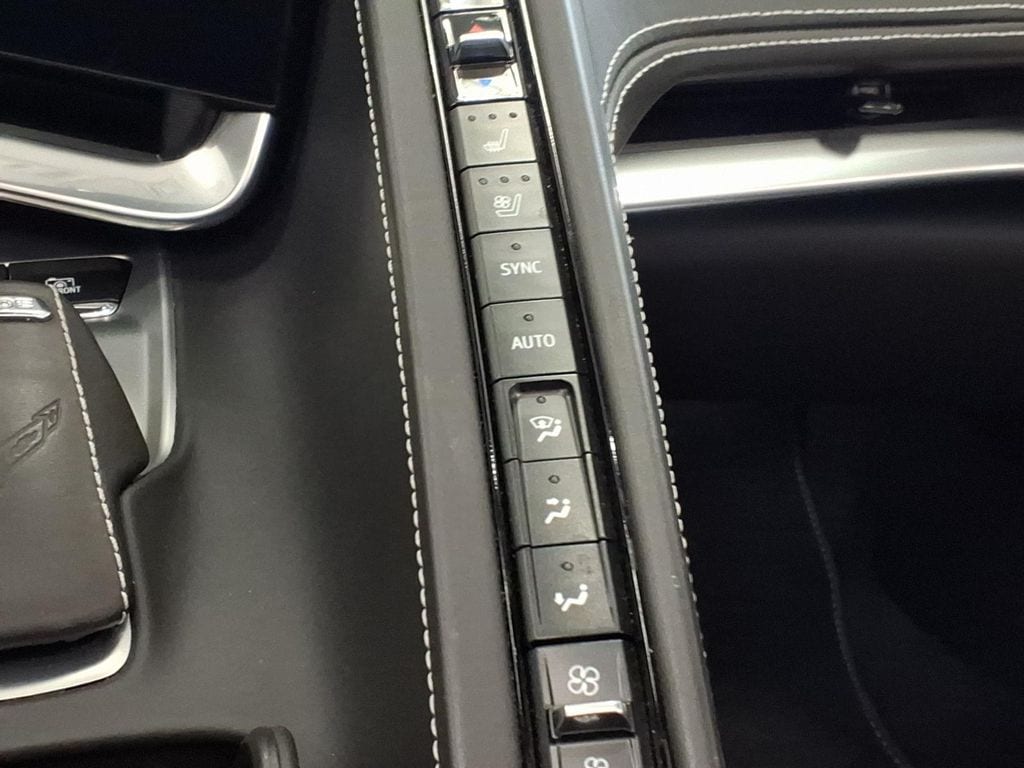 2023 Chevrolet Corvette 3LT - Photo 11