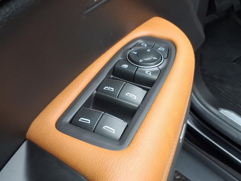 used 2021 Cadillac XT5 car, priced at $26,399