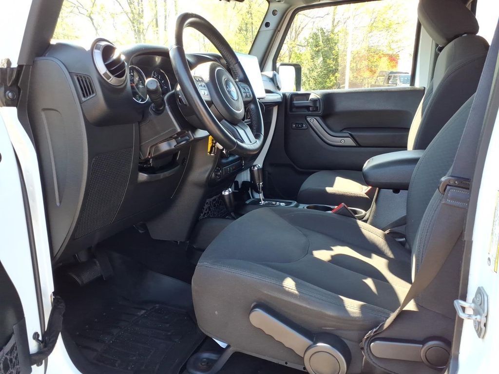 2017 Jeep Wrangler Unlimited Sport S - Photo 12