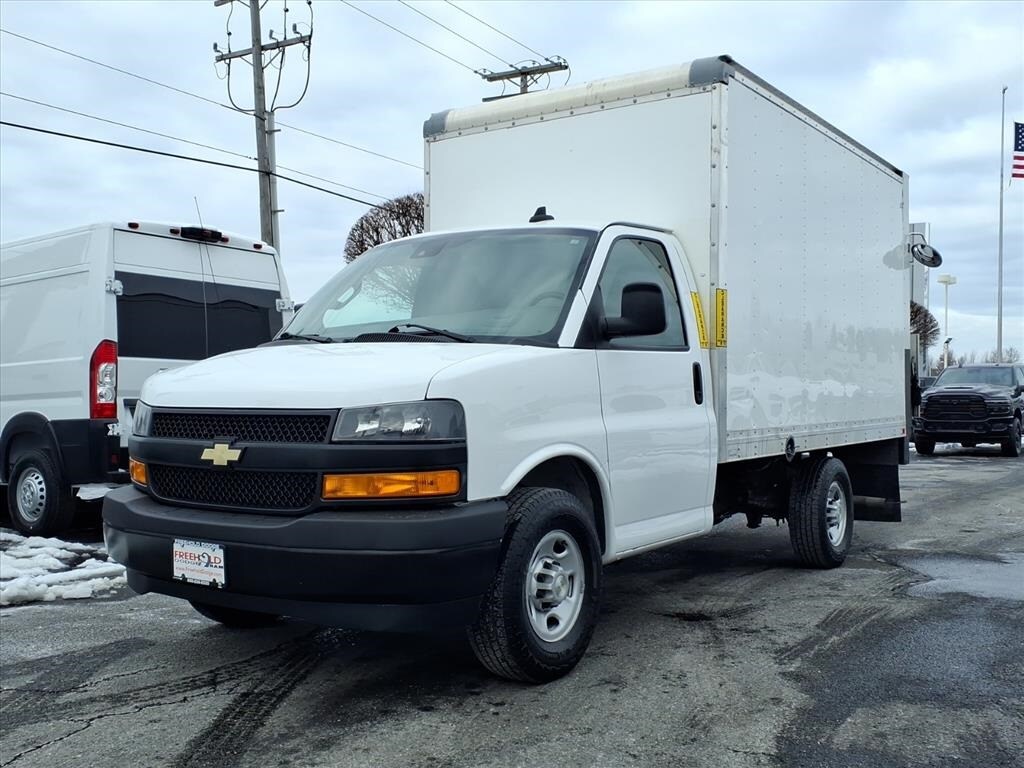 Used 2021 Chevrolet Express 3500 BOX TRUCK Truck