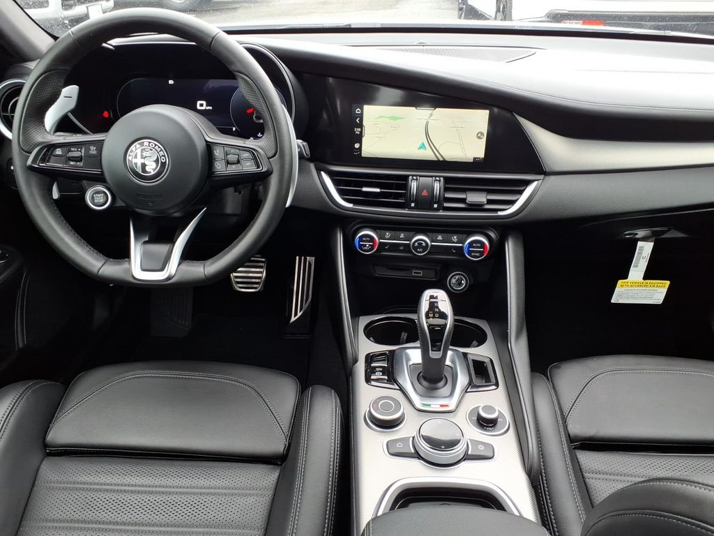 2024 Alfa Romeo Giulia Veloce - Photo 15