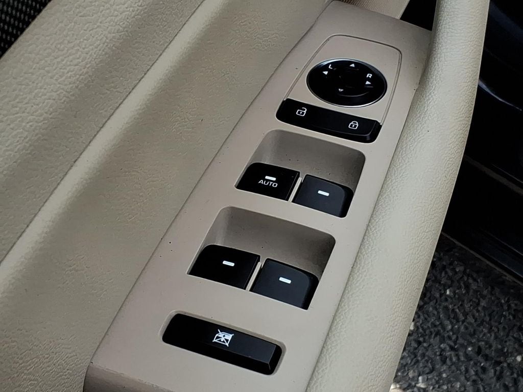 2015 Hyundai Sonata SE - Photo 13