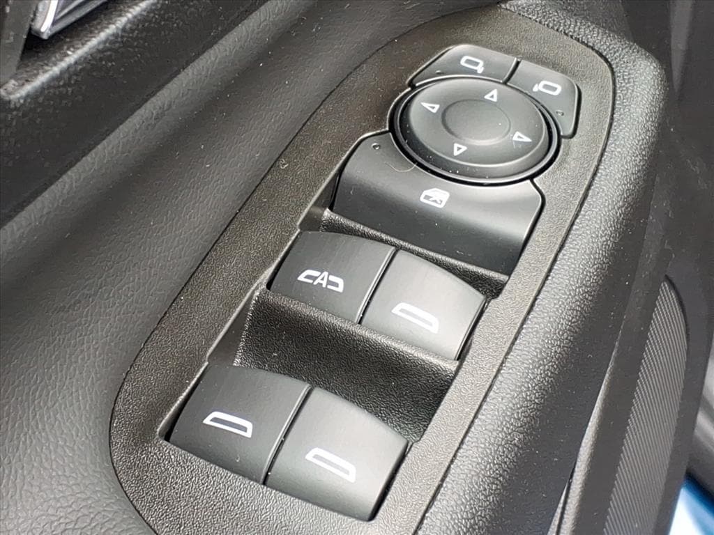 used 2023 Chevrolet Equinox car, priced at $19,900