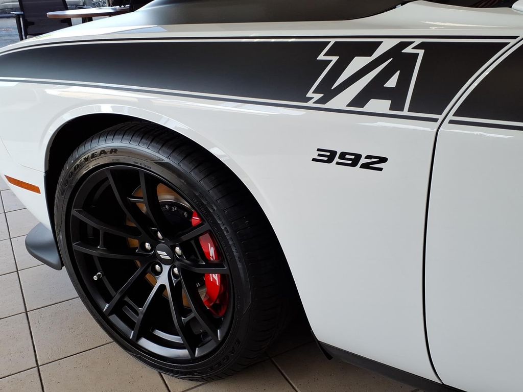 2022 Dodge Challenger R/T - Photo 17