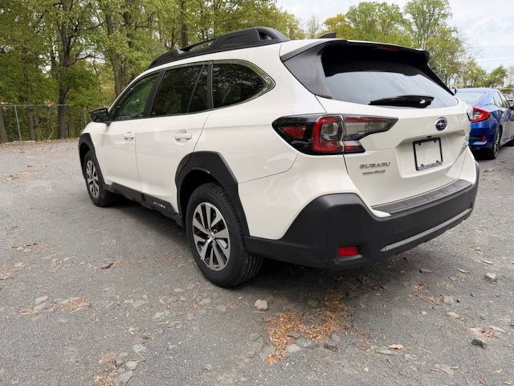 Used 2024 Subaru Outback Premium SUV