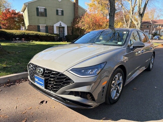 2023 Hyundai Sonata SEL photo 2