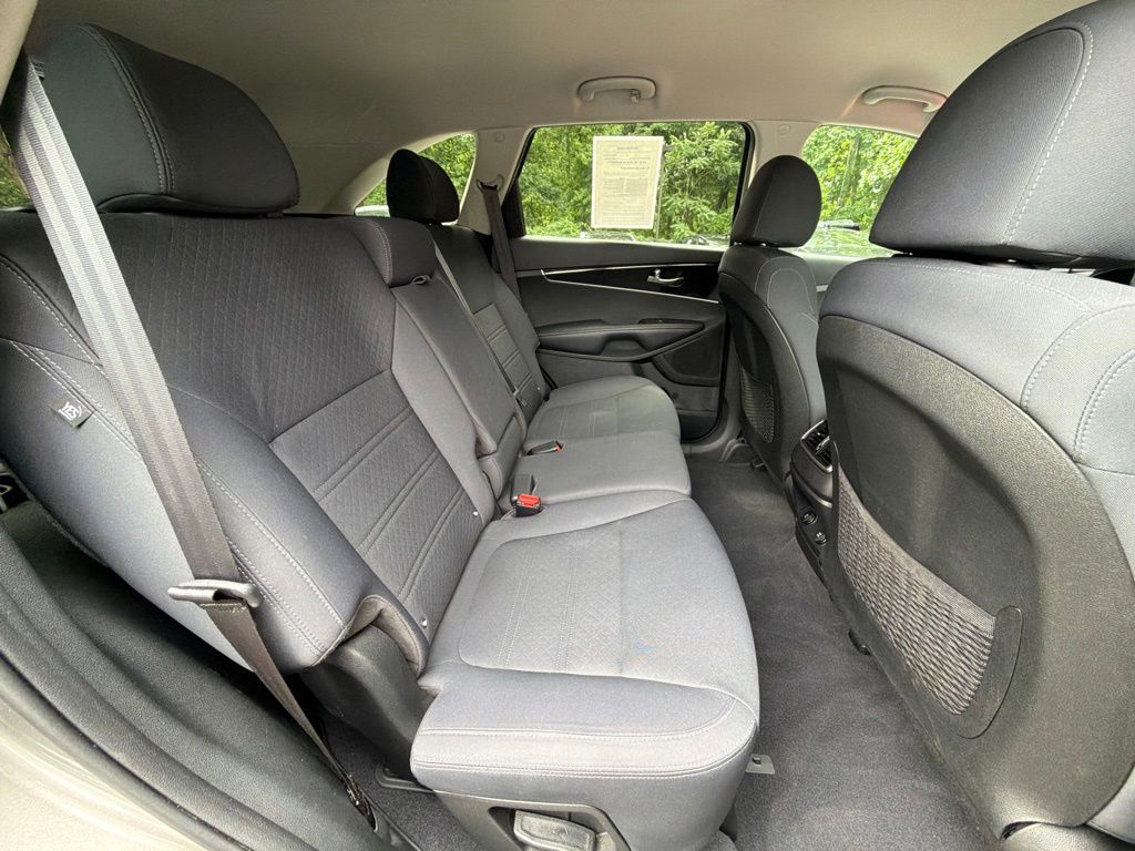 2019 Kia Sorento LX - Photo 12
