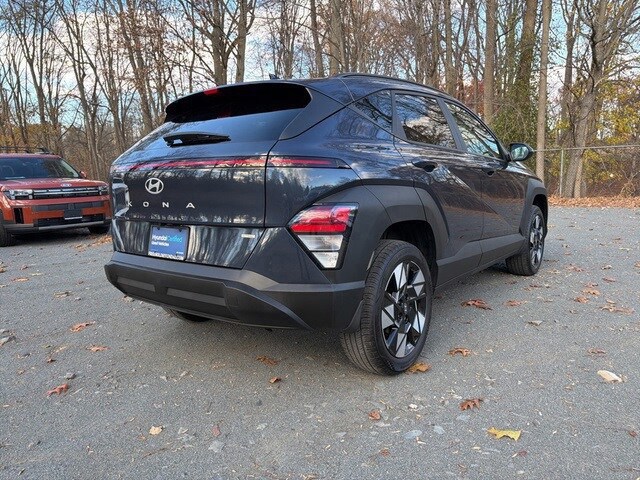 2024 Hyundai Kona SEL photo 2