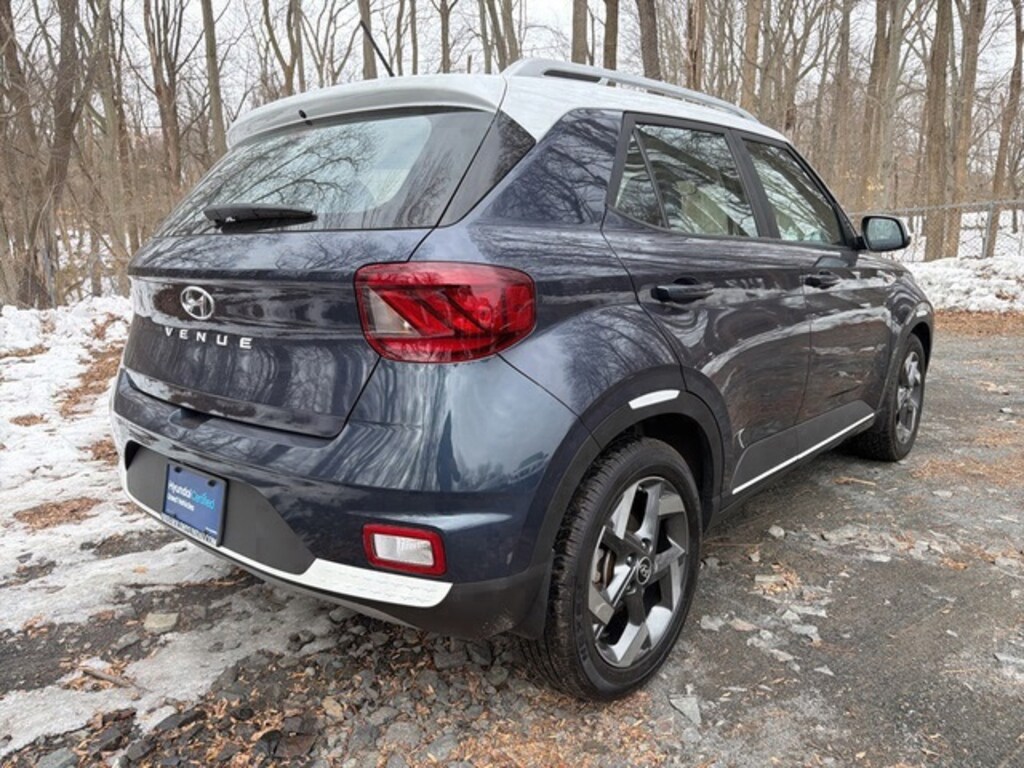 Certified 2023 Hyundai Venue Limited SUV