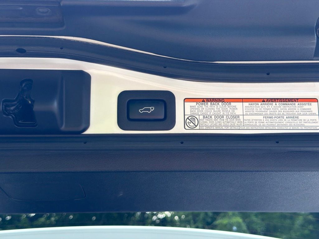 2021 Lexus LX 570 - Photo 14