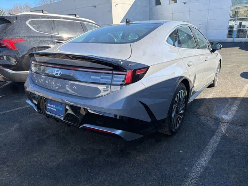 Used 2024 Hyundai Sonata Hybrid Limited Sedan