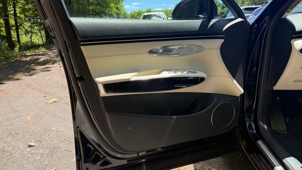 2023 GENESIS GV70 Standard - Photo 13