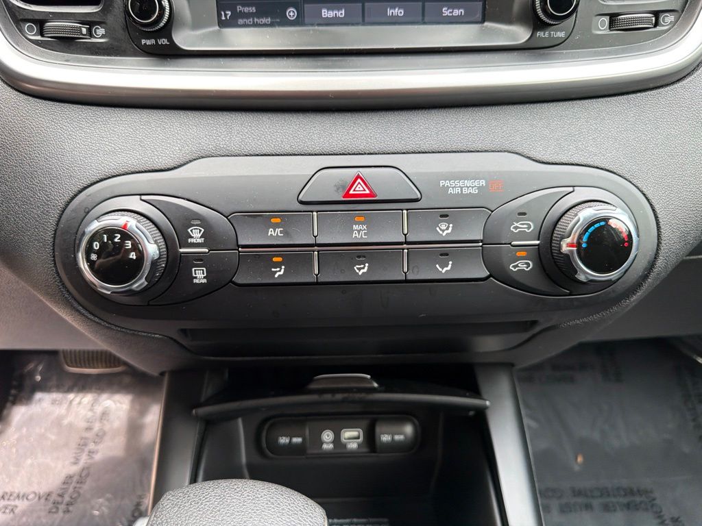 2019 Kia Sorento LX - Photo 26