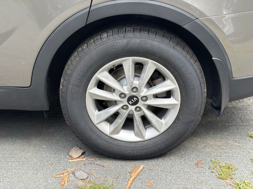 2019 Kia Sorento LX - Photo 6