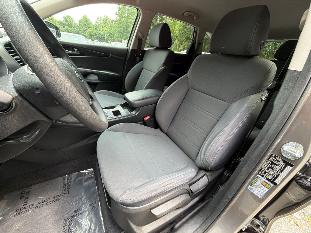 2019 Kia Sorento LX - Photo 16