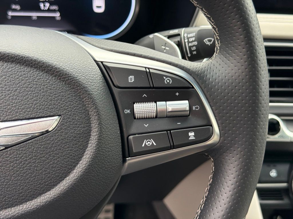 2023 GENESIS G70 Standard - Photo 22
