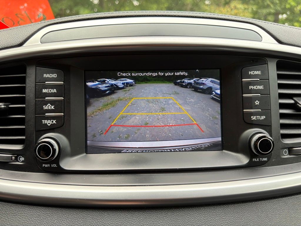 2019 Kia Sorento LX - Photo 25