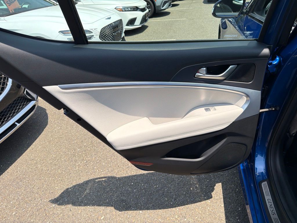 2024 GENESIS G70 Sport Advanced - Photo 14