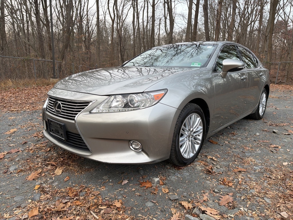 2015 Lexus ES 350's photo