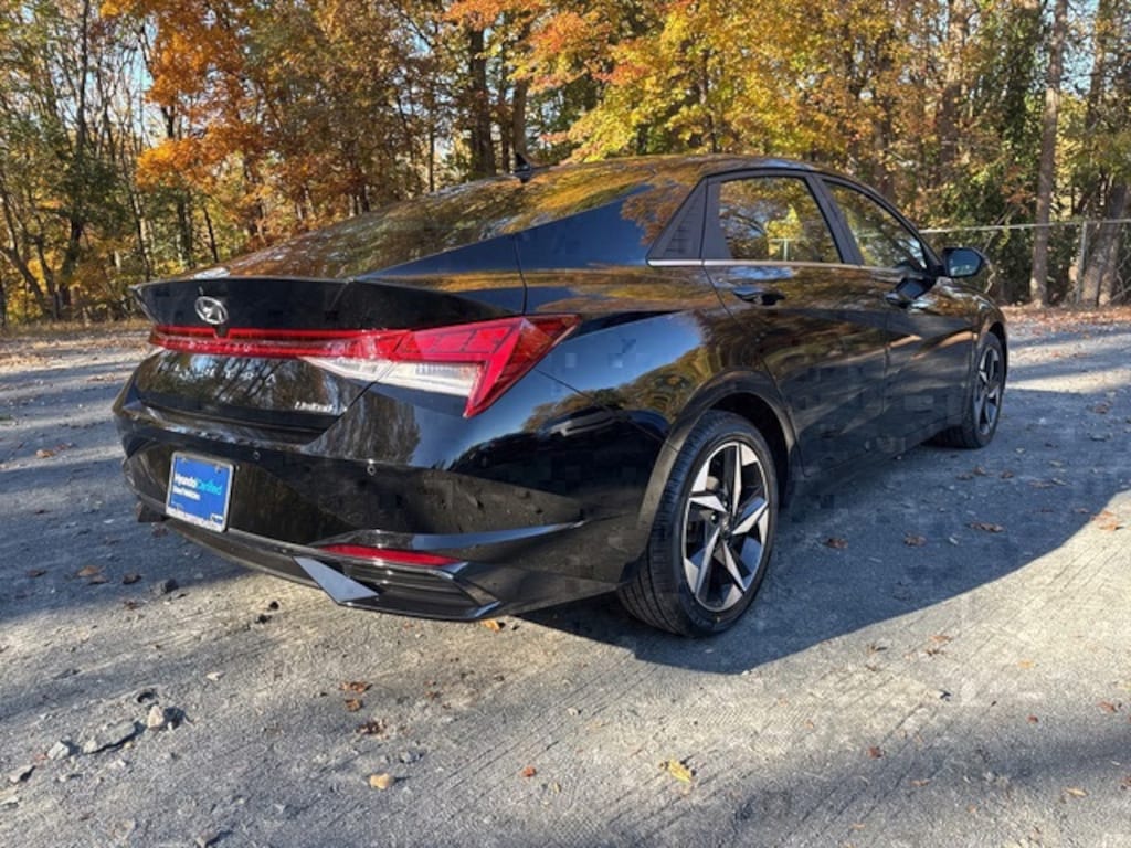 Used 2023 Hyundai Elantra Limited Sedan