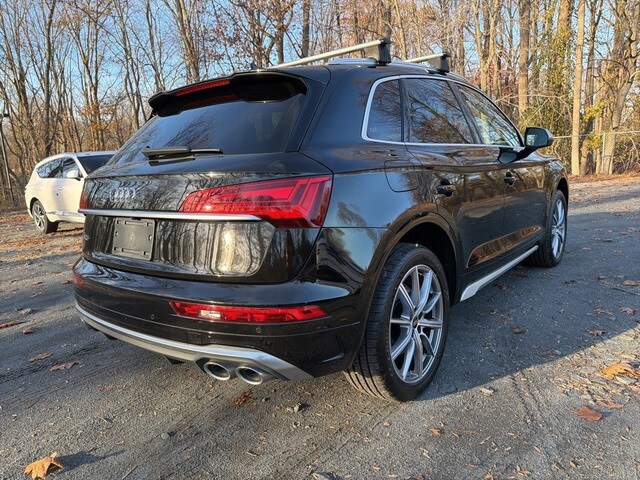 2022 Audi SQ5 Premium Plus photo 2