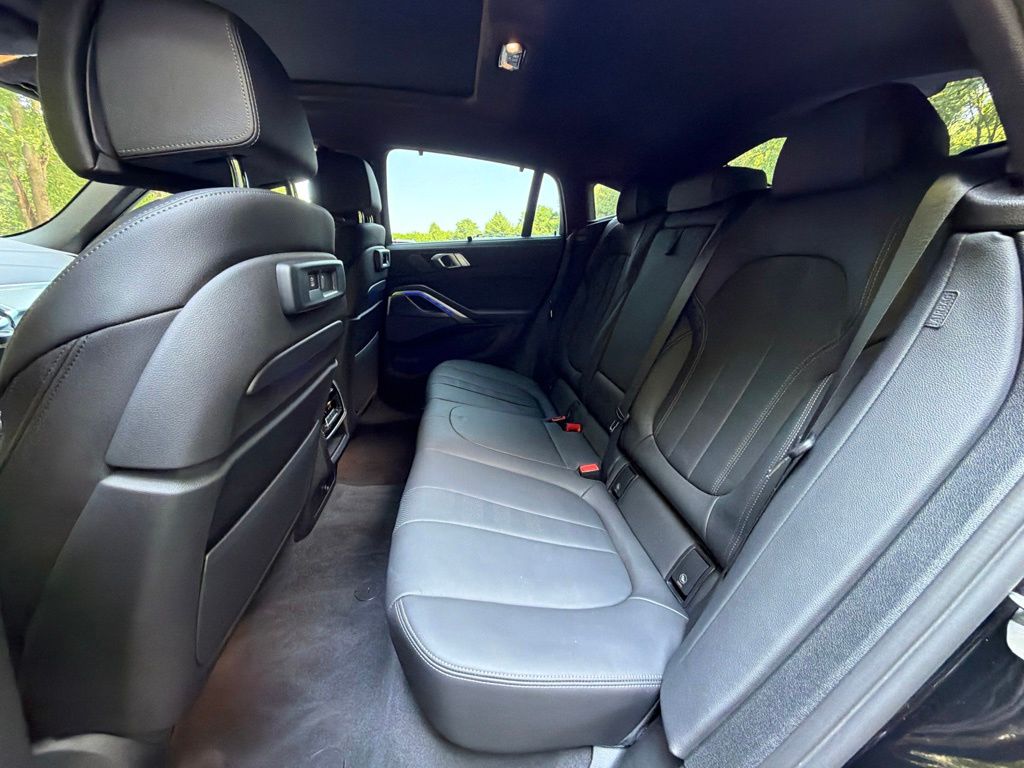 2021 BMW X6 M50i - Photo 15