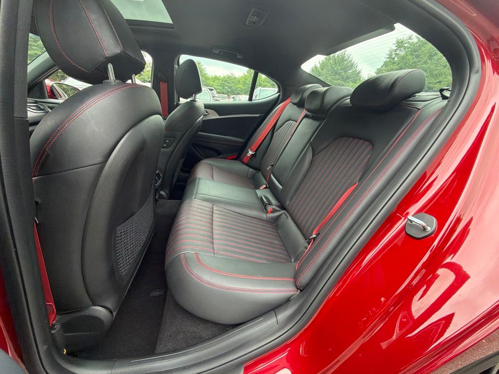 2023 GENESIS G70 Standard - Photo 13
