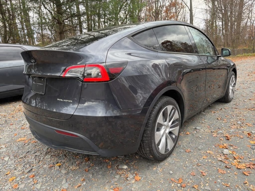 Used 2024 Tesla Model Y Long Range SUV