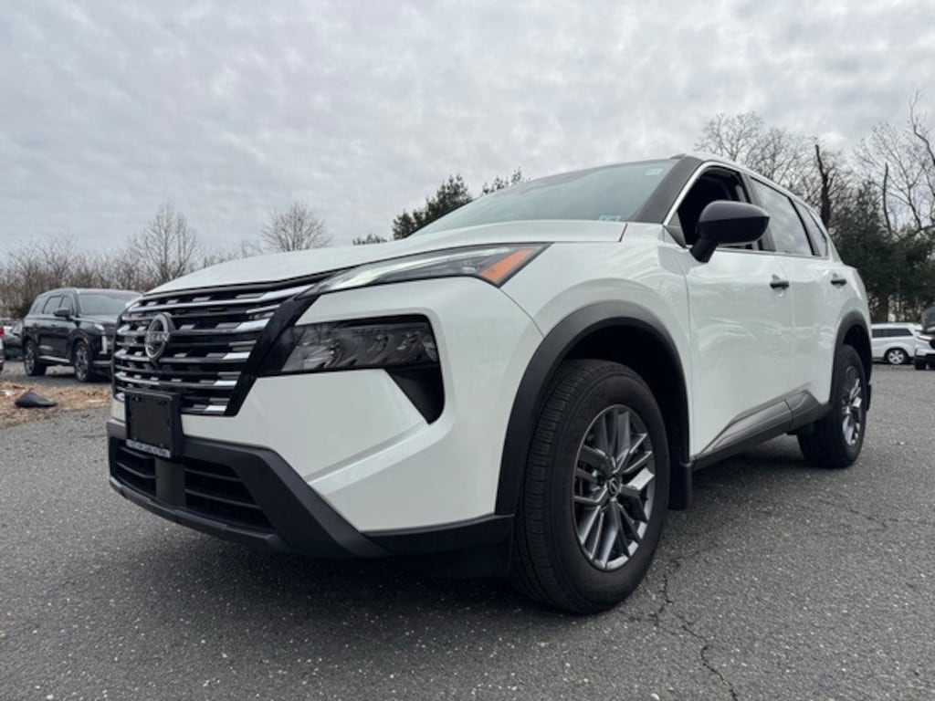 Used 2024 Nissan Rogue S SUV