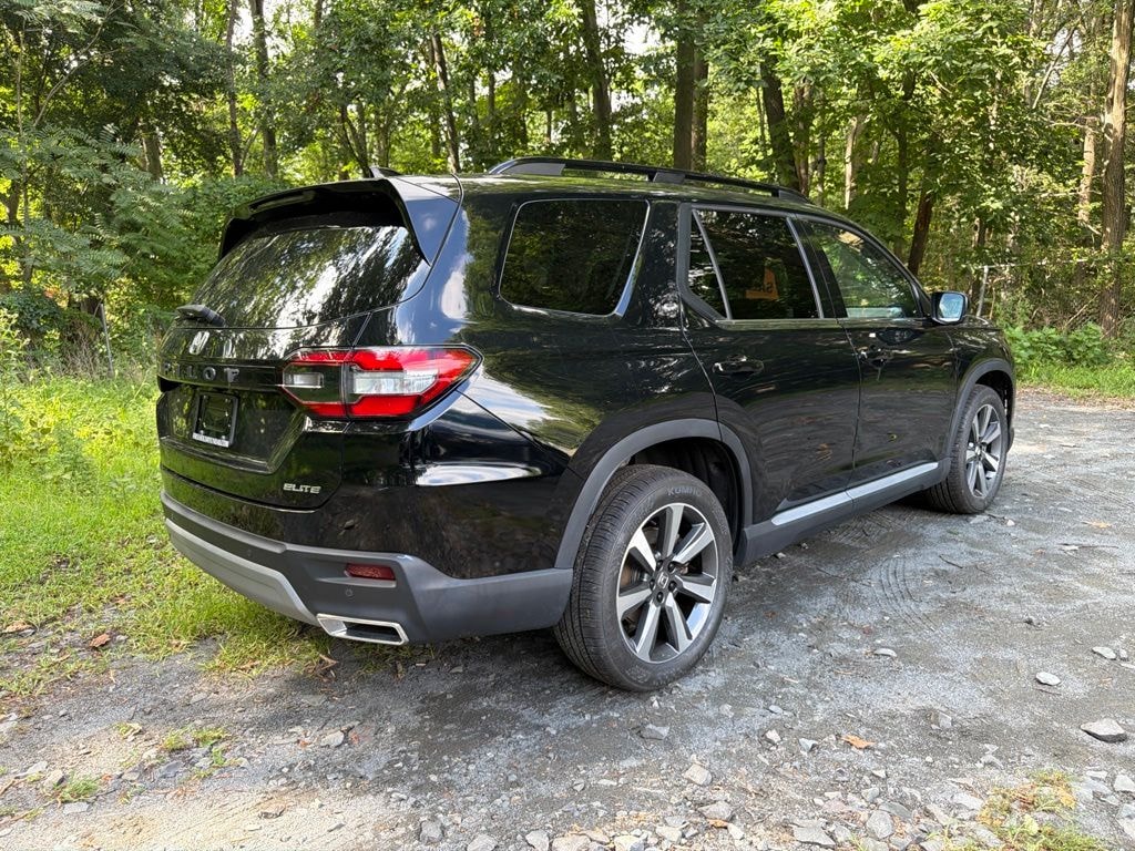 Used 2025 Honda Pilot Elite SUV