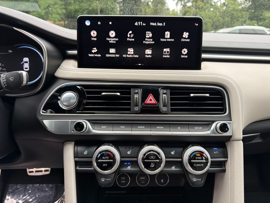2023 GENESIS G70 Standard - Photo 24