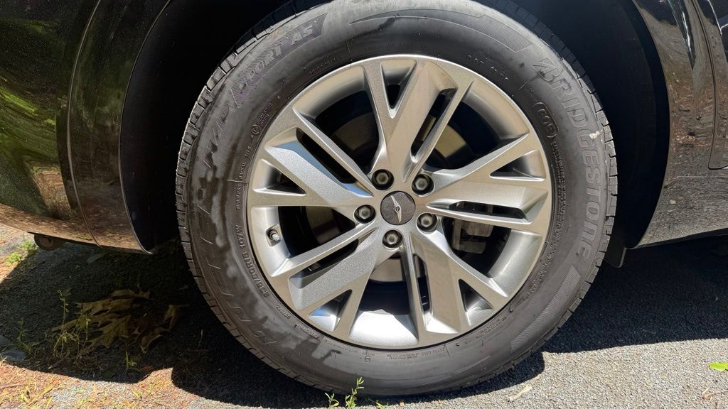 2023 GENESIS GV70 Standard - Photo 11