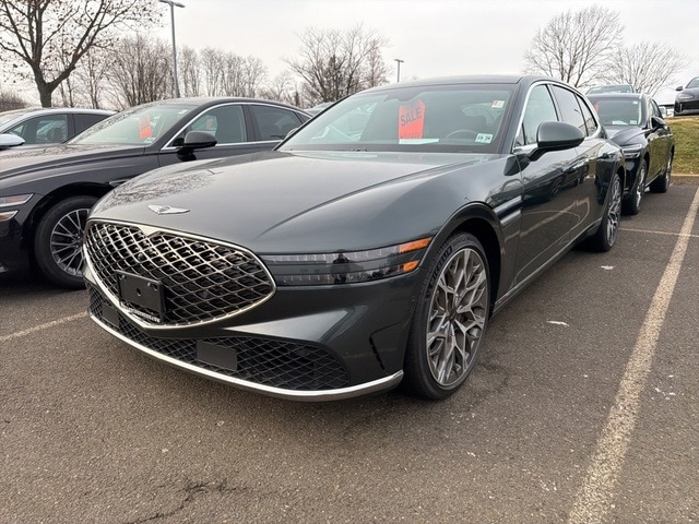 2023 Genesis G90 Base's photo