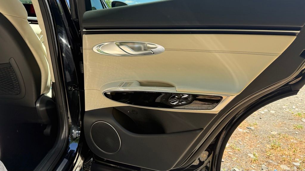 2023 GENESIS GV70 Standard - Photo 16
