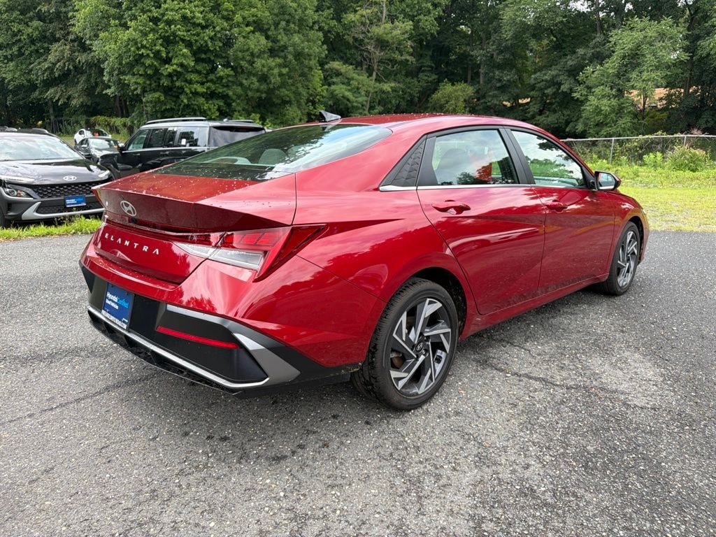 Certified 2025 Hyundai Elantra SEL Convenience Sedan
