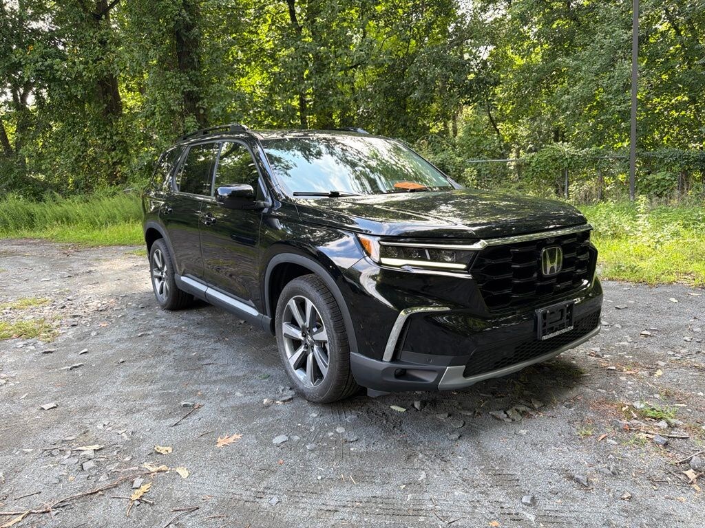 Used 2025 Honda Pilot Elite SUV