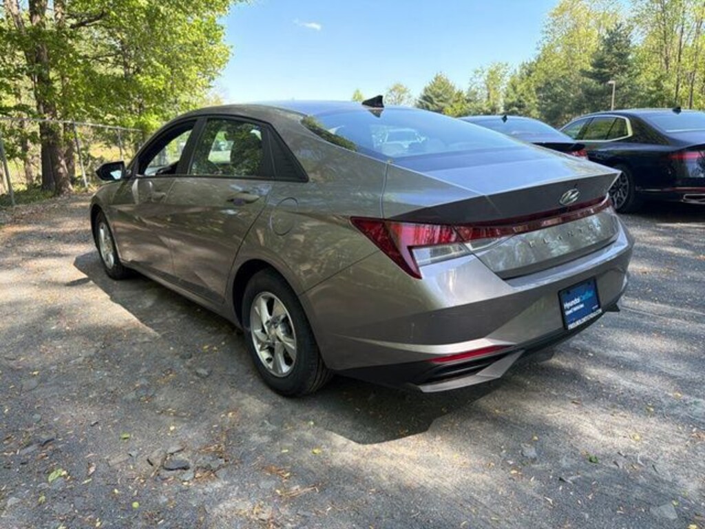 Used 2023 Hyundai Elantra SE Sedan