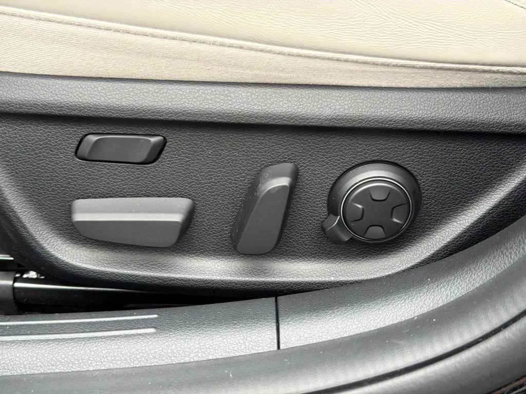 2023 GENESIS G70 Standard - Photo 19