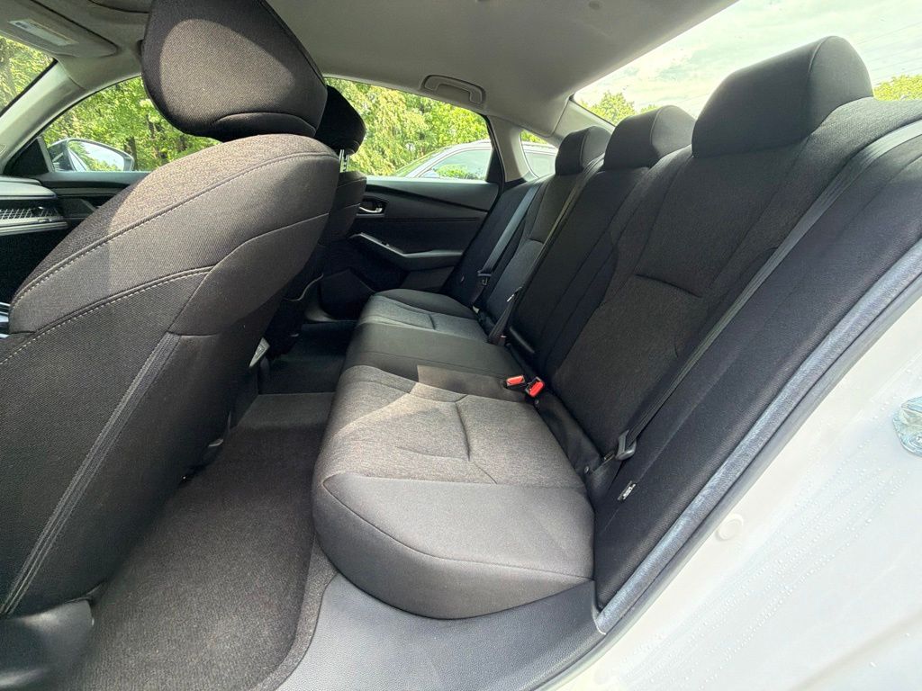 2025 Honda Accord SE - Photo 13