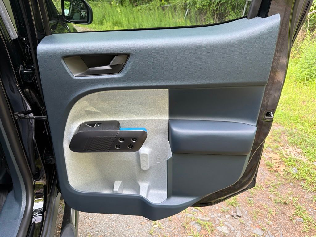 2025 Ford Maverick XLT - Photo 12