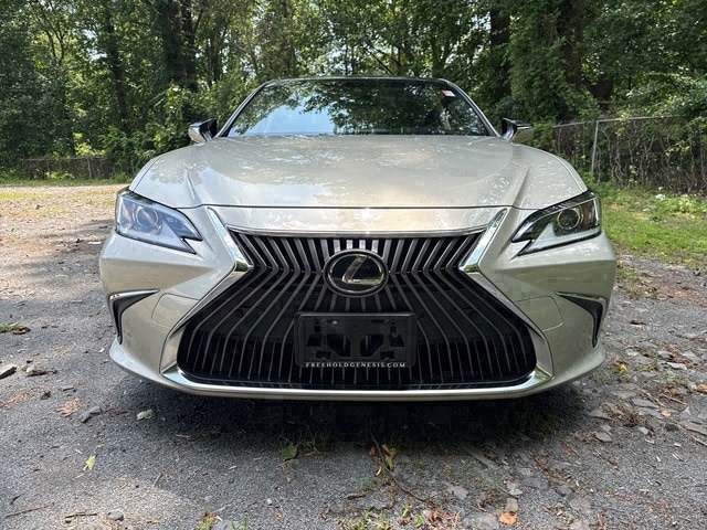 Used 2019 Lexus ES 350 with VIN JTHBZ1B19K2004564 for sale in Freehold, NJ