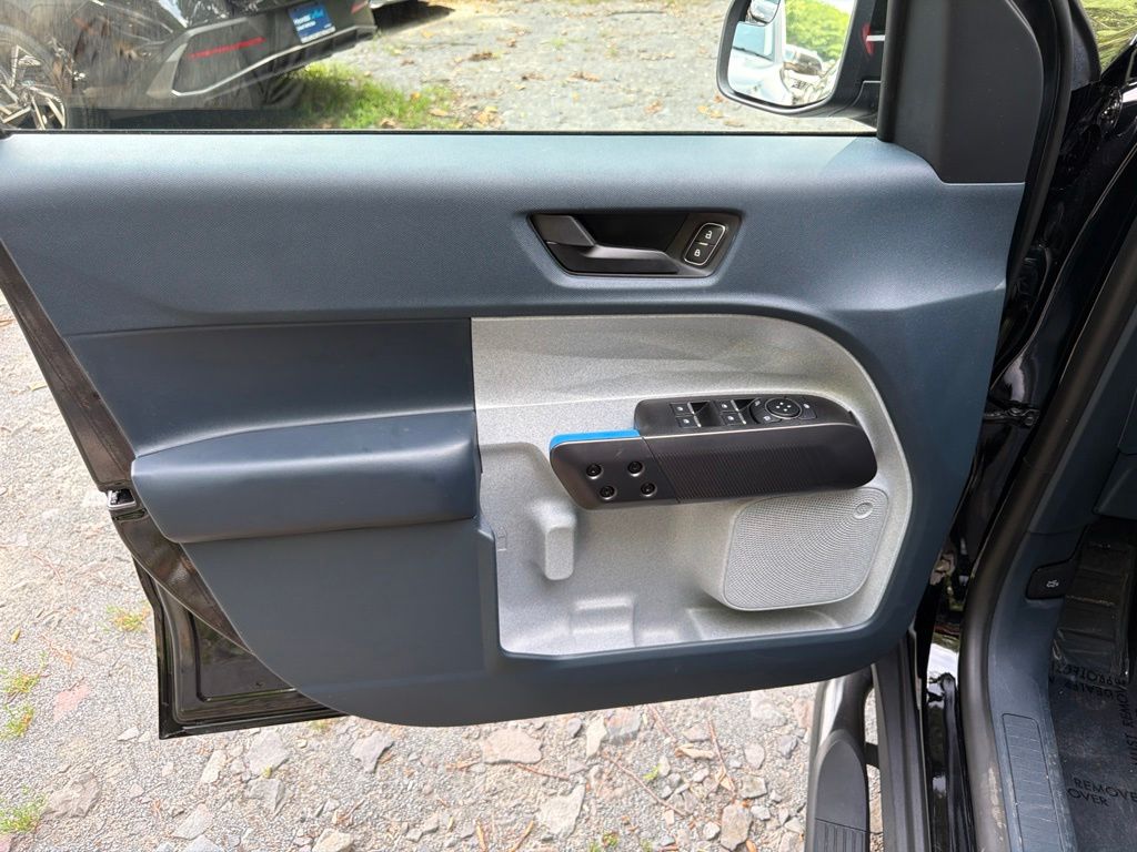 2025 Ford Maverick XLT - Photo 18