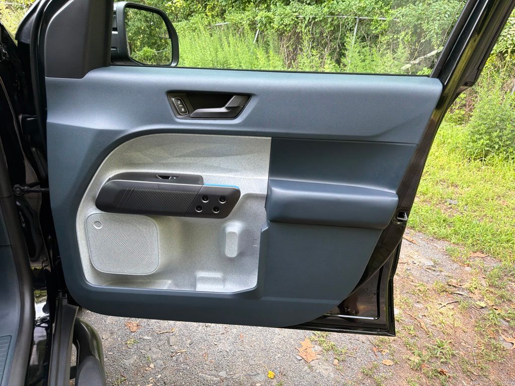2025 Ford Maverick XLT - Photo 10