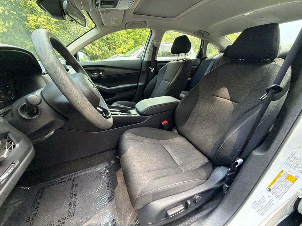 2025 Honda Accord SE - Photo 15