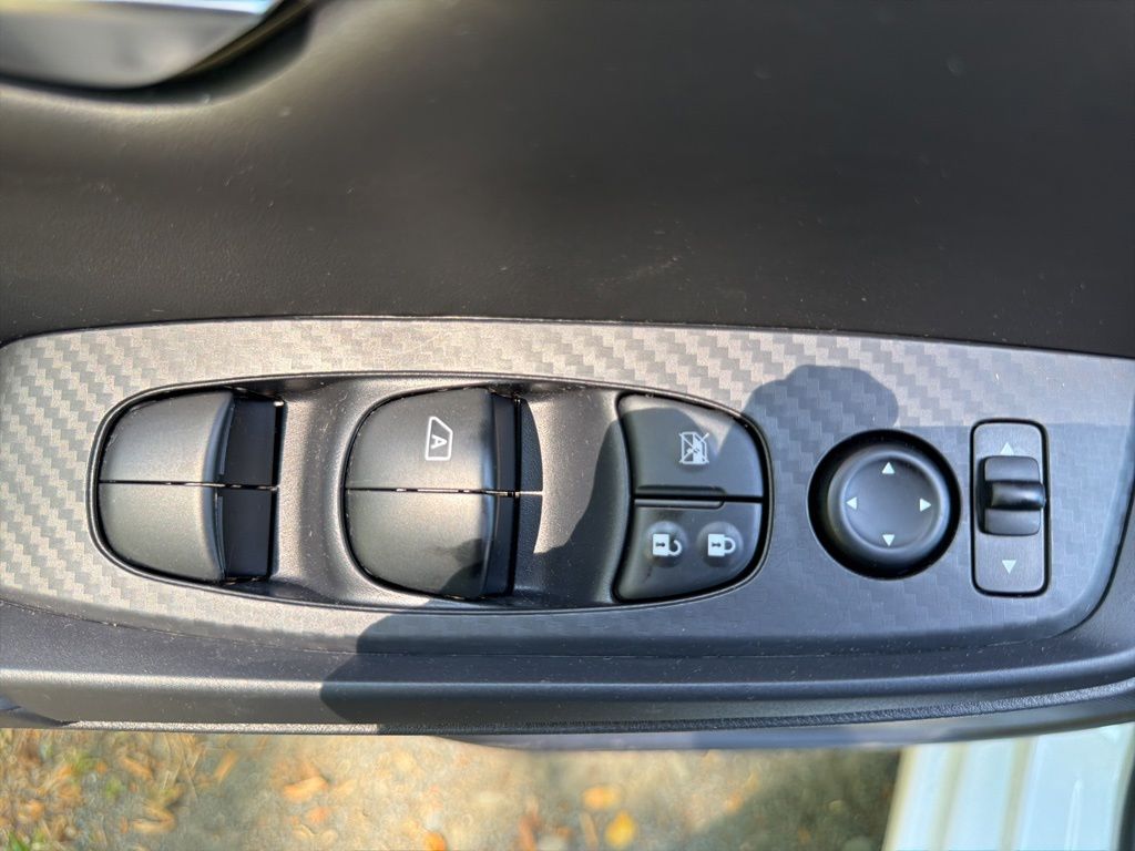 2023 Nissan Sentra SV - Photo 17