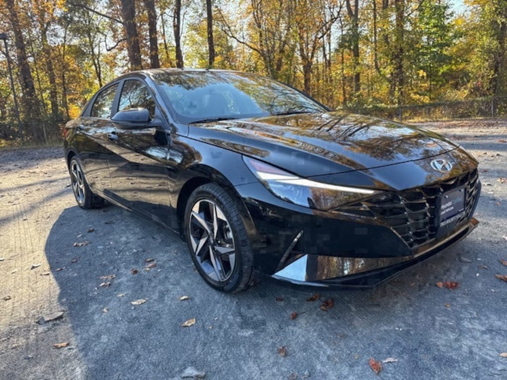 Used 2023 Hyundai Elantra Limited Sedan