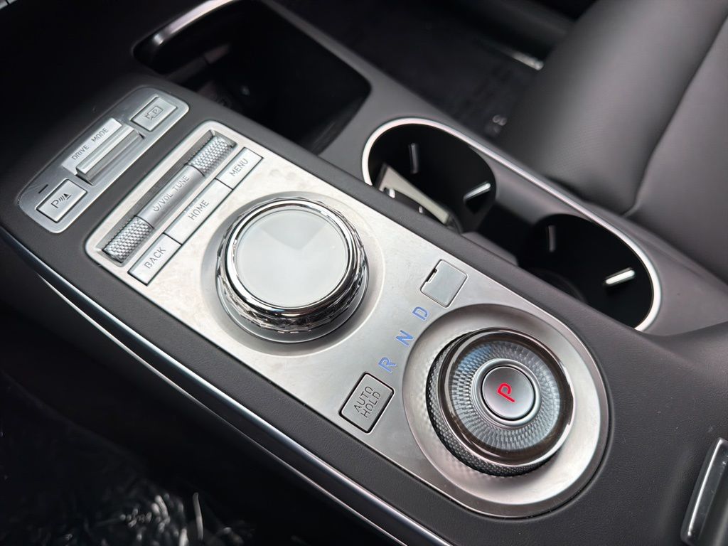 2023 GENESIS GV70 Standard - Photo 30