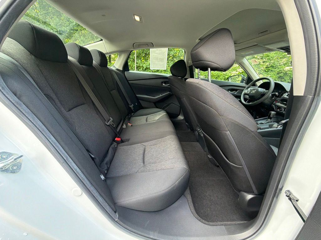 2025 Honda Accord SE - Photo 11