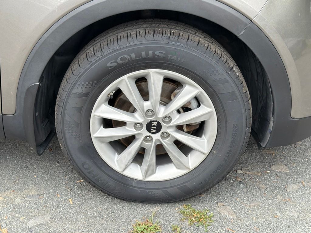 2019 Kia Sorento LX - Photo 8
