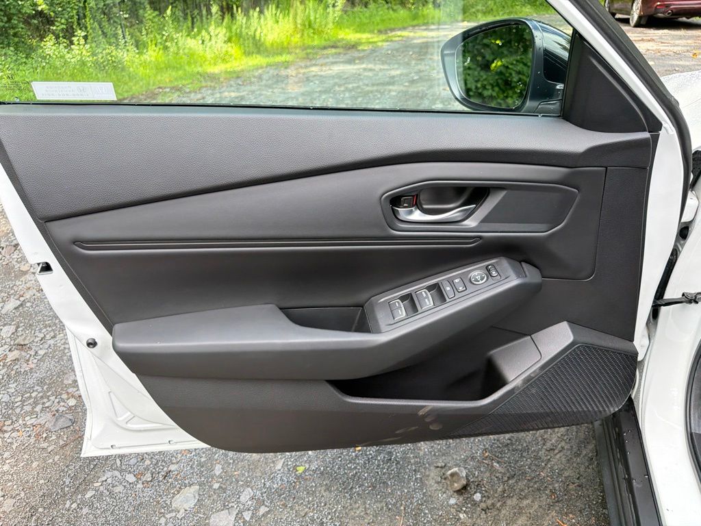 2025 Honda Accord SE - Photo 16